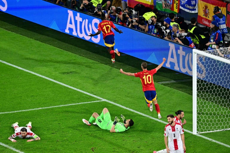 L'Espagnol Nico Williams après son but contre la Géorgie battue 4 à 1 par l'Espagne en 8e de finale de l'Euro-2024 le 30 juin 2024 à Cologne