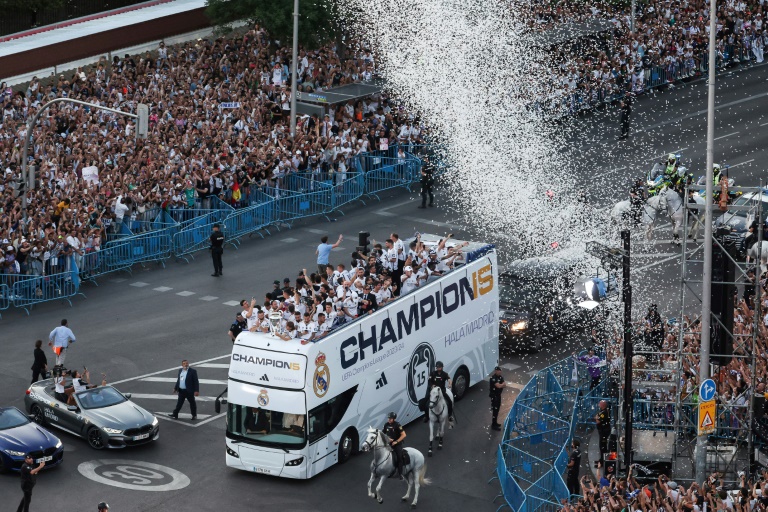 Les joueurs du Real vainqueurs de la Ligue des champions paradent dans les rues de Madrid, le 2 juin 2024