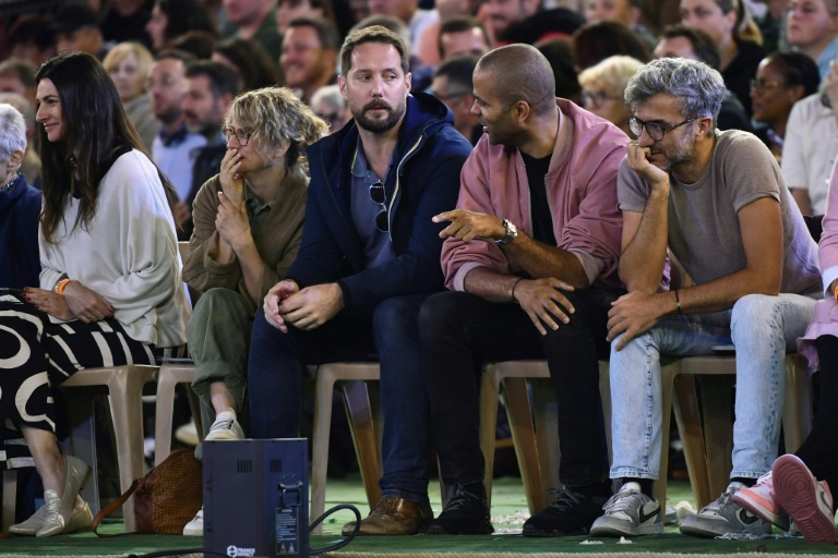 Thomas Pesquet et Tony Parker parmi les personnalités assistant à la finale de la Coupe des Landes de basket le 1er juin 2024 aux arènes de Mont-de-Marsan