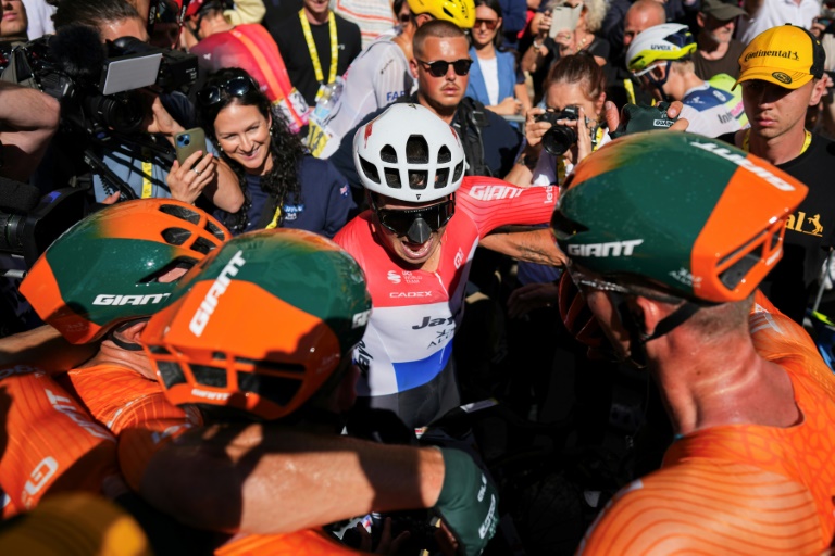 Le sprinteur néerlandais Dylan Groenewegen après sa victoire lors de la 6e étape du Tour de France, le 4 juillet 2024