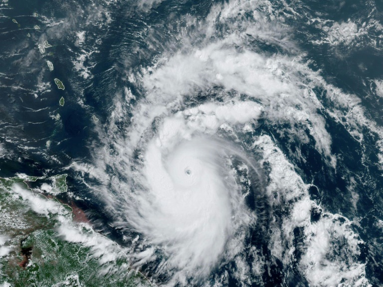 Image satellite de l'Agence américaine d'observation océanique et atmosphérique (NOAA) de la tempête tropicale Béryl, le 30 juin 2024