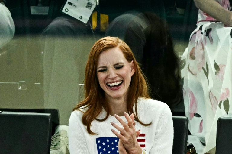 L'actrice américaine Jessica Chastain lors de l'épreuve olympique féminine de gymnastique à laquelle participe la star Simone Biles, le 28 juillet 2024 à Paris