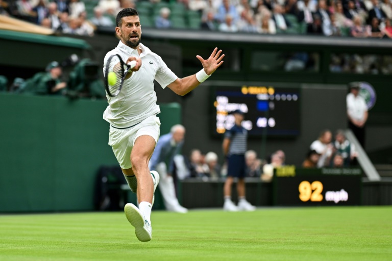 Le Serbe Novak Djokovic lors de sa victoire au premier tour du tournoi de Wimbledon, le 2 juillet 2024 à Londres