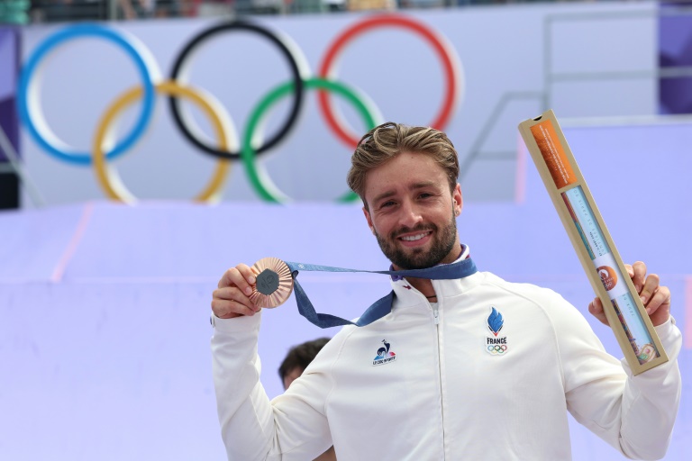 Le Français Anthony Jeanjean, médaillé de bronze en BMX freestyle Park, le 31 juillet 2024 aux JO de Paris