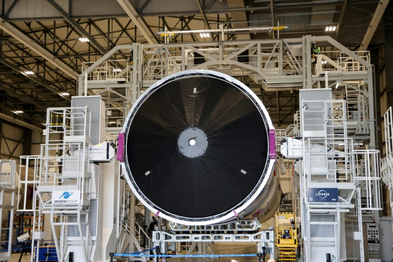 Une partie du noyau central du lanceur européen Ariane 6 à Kourou, en Guyane, le 26 mars 2024