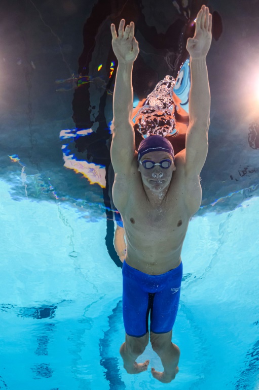 Léon Marchand lors de sa qualification pour la finale olympique du 400 m quatre nages, le 28 juillet 2024 à La Défense Arena