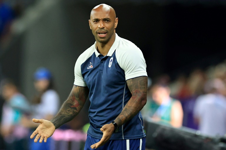 Le sélectionneur de l'équipe de France olympique Thierry Henry lors du match contre la Guinée, le 27 juillet 2024 à Nice