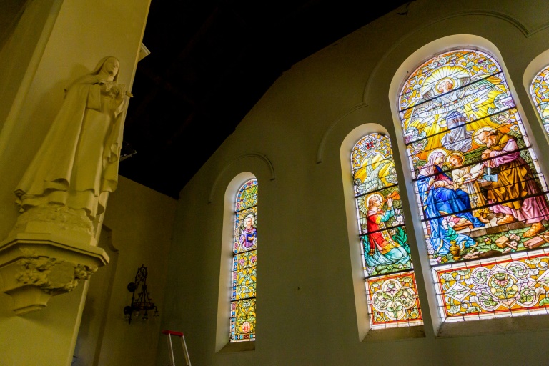 L'église Notre-Dame-de-Franchepre, construite par la famille de Wendel en 1910-1911 et située au cœur de la cité ouvrière de Genibois, à Joeuf, en Meurthe-et-Moselle, le 22 juillet 2024