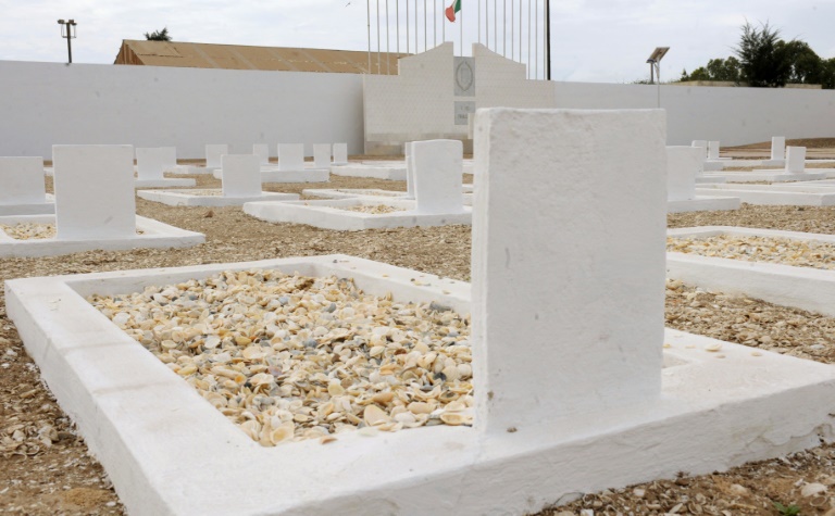 Le cimetière militaire de Thiaroye, près de Dakar, où sont enterrés des tirailleurs sénégalais tués le 1er décembre 1944 à la suite d'un conflit concernant leurs revenus avec l'armée française, photographié le 20 novembre 2014