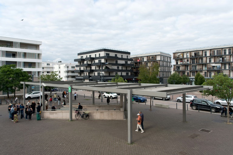 Une place près d'une station de métro dans un quartier populaire de Toulouse, le 2 juillet 2024 en Haute-Garonne