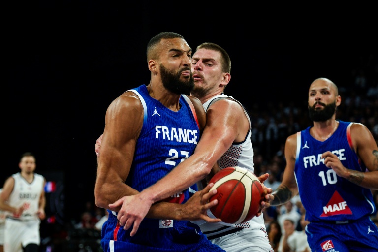 Rudy Gobert et Evan Fournier le 12 juillet 2024 à Décines-Charpieu