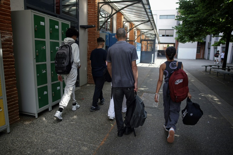 Des élèves du collège des Chalets à Toulouse, qui participe à un plan mixité sociale, le 27 juin 2024 dans l'établissement