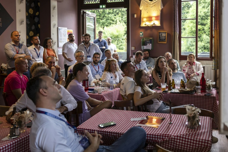 Des fans des JO dans la maison de la Serbie au parc des Nations à Paris, le 31 juillet 2024