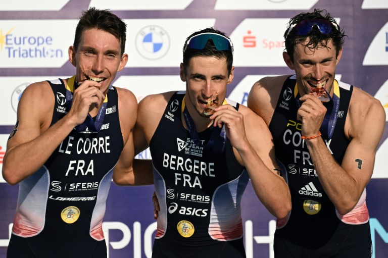 Pierre Le Corre, Léo Bergère et Dorian Coninx (de gauche à droite) sur le podium des championnats d'Europe, le 13 août 2022 à Munich