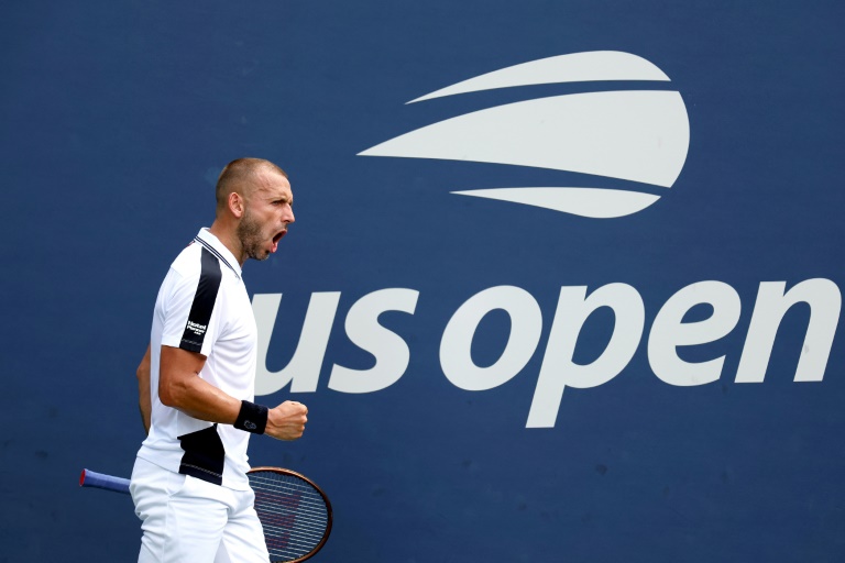 Le Britannique Daniel Evans pendant son match d'une durée record de 5h35 contre le Russe Karen Khachanov, au 1er tour de l'US Open, le 27 août 2024 à New York