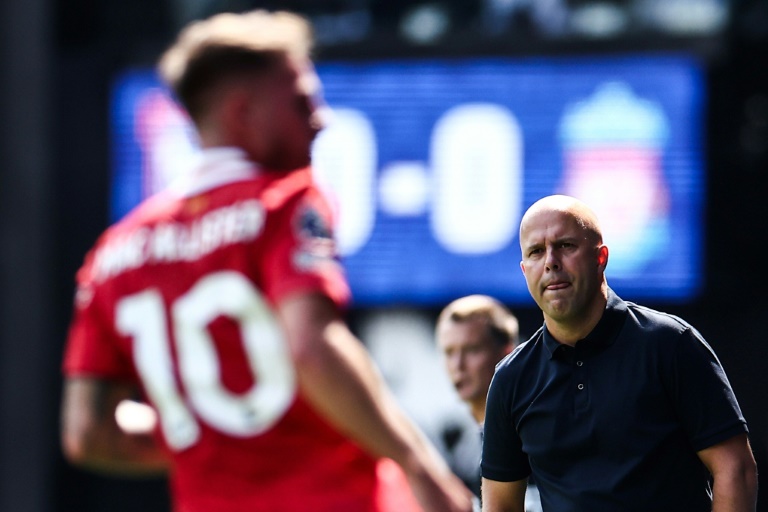 Le nouvel entraîneur de Liverpool, le Néerlandais Arne Slot, lors d'un match à Ipswich, le 17 août 2024