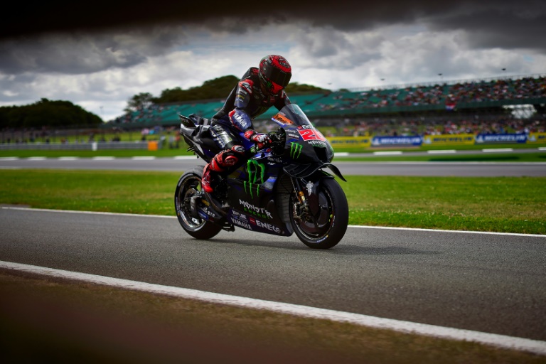 Le pilote français Fabio Quartararo (Yamaha) lors de la course Sprint du Grand-Prix de Grande-Bretagne MotoGP sur le circuit de Silverstone le 3 août 2024.