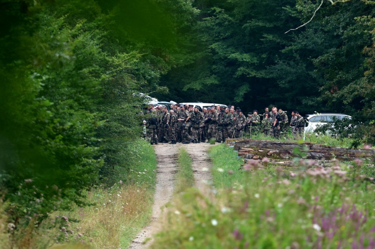 Deuxième journée de recherches par des genarmes et militaires  à Sauls, en Haute-Saône, le 7 août 2024 pour tenter de localiser Lina, une adolescente disparue depuis septembre 2023