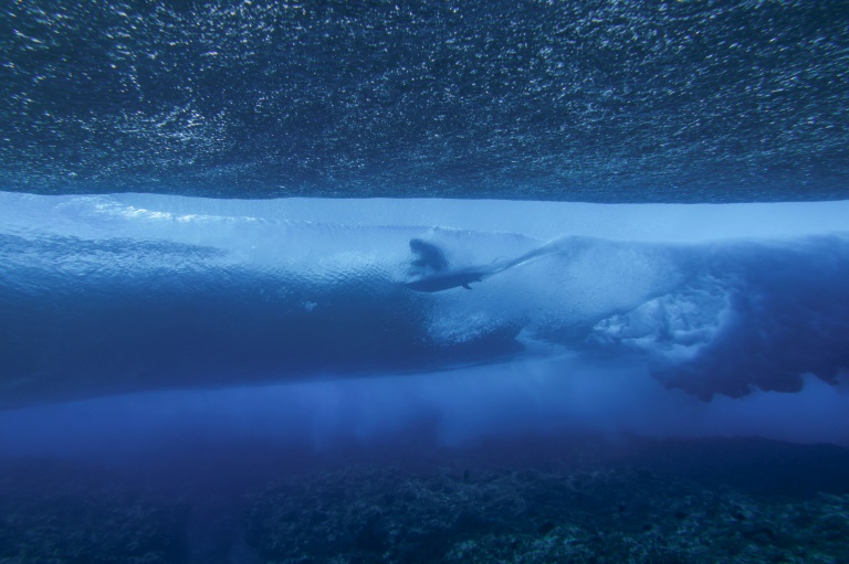 Le Tahitien Kauli Vaast lors des demi-finales de surf, à Teahupo'o, sur l'île de Tahiti, en Polynésie française, le 5 août 2024