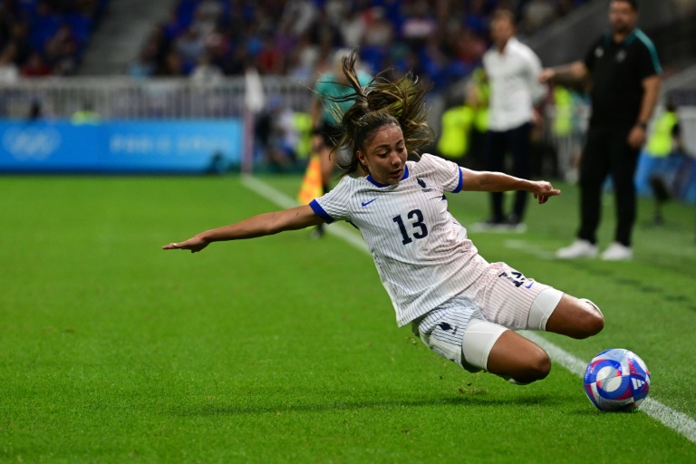 La défenseure de l'équipe de France féminine de football olympique Selma Bacha, le 31 juillet 2024 à Lyon, lors du tournoi olympique des Jeux de Paris