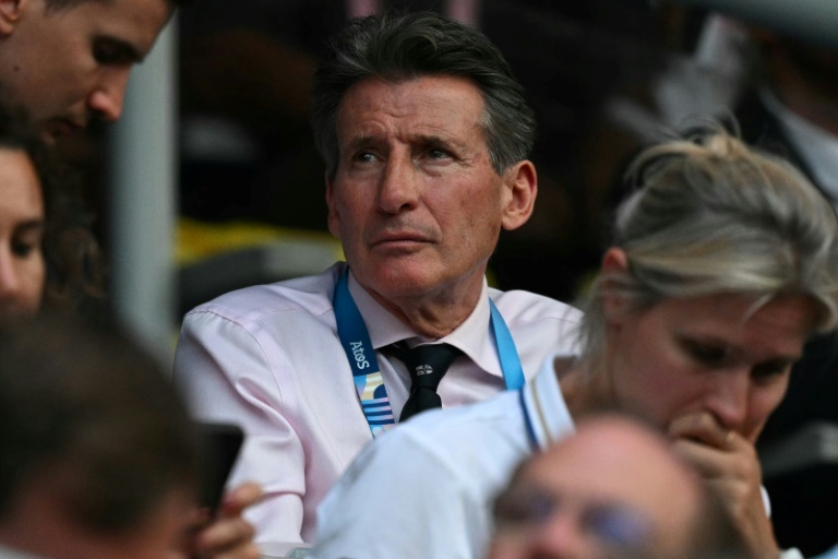 Le président de l'athlétisme mondial, Sebastian Coe, lors de la cérémonie de clôture des Jeux de Paris le 11 août 2024 au Stade de France