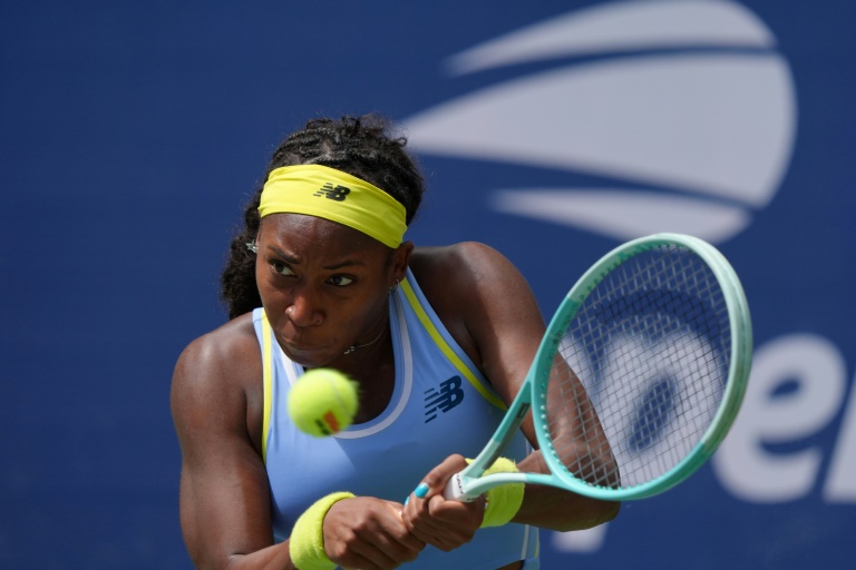 L'Américaine Coco Gauff, tenante du titre, s'est qualifiée pour les huitièmes de finale de l'US Open en battant l'Ukrainienne Elina Svitolina le 30 août 2024 à New York