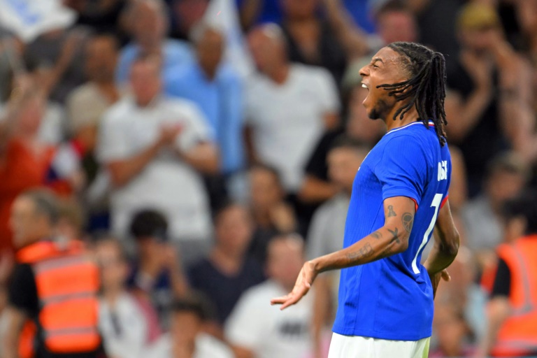 Le milieu français du Bayern Munich Michael Olise avec les Bleus aux JO de Paris, le 24 juillet 2024 au stade de Marseille