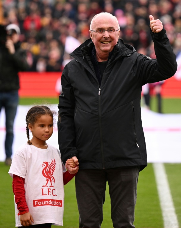 Le Suédois Sven-Goran Eriksson, ancien entraîneur de l'équipe de football d'Angleterre, qui est mort le 26 août 2024 à 76 ans, lors d'un match caritatif à Liverpool, le 23 mars 2024