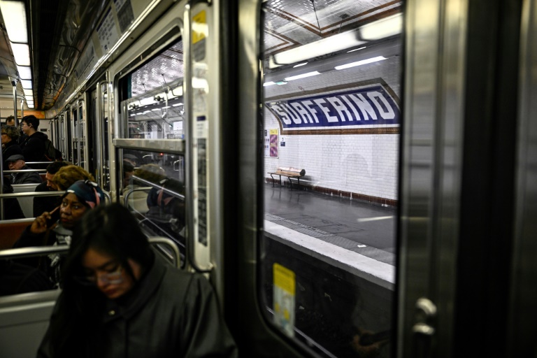 Pour autant, le retour des voyageurs en nombre à partir de la fin août coïncidera aussi avec le retour des incidents, des rames bondées et autres portes qui se coincent en raison de l'affluence