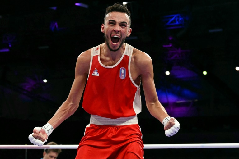 Billal Bennama se qualifie pour la finale de la catégorie des moins de 51 kg, le 4 août 2024 à l'Arena Paris Nord de Villepinte