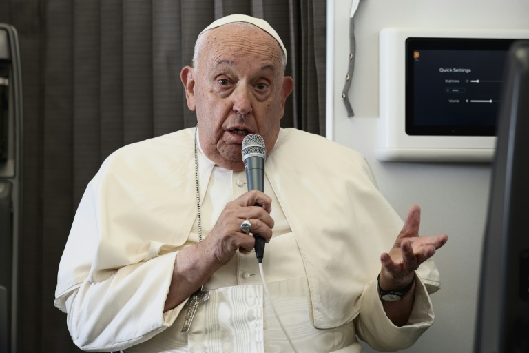 Le pape François lors d'une conférence de presse à bord de son avion, le 13 septembre 2024