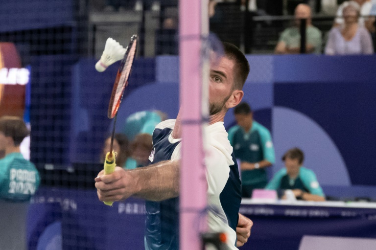 Lucas Mazur lors du tournoi paralympique de badminton catégorie Sl4 le 31 août 2024 à L'ArenaPporte de la Chapelle. Champion olympique en titre, le Français a conservé son bien devant son public