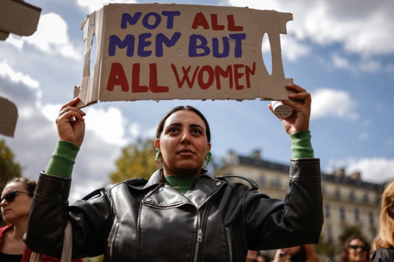 Manifestation à Paris le 14 septembre 2024 en soutien à Gisèle Pelicot et aux femmes victimes de viols en France