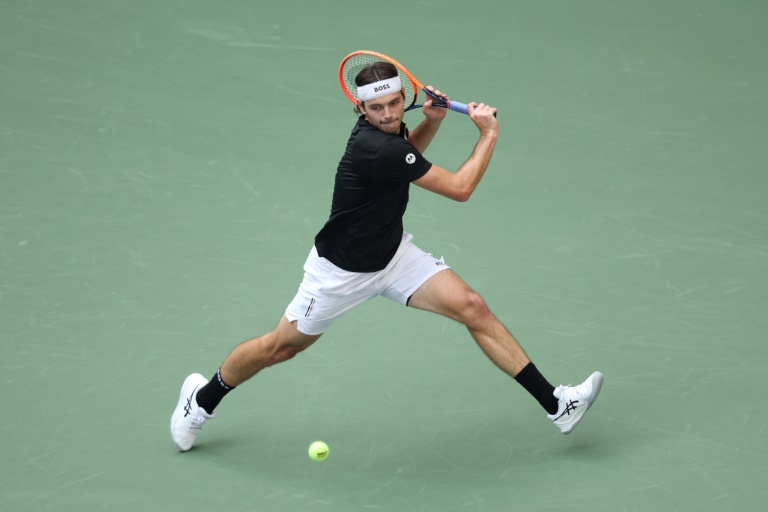 L'Américain Taylor Fritz au cours de la finale de l'US Open contre l'Italien N.1 mondial Jannik Sinner le 8 septembre 2024 à New York