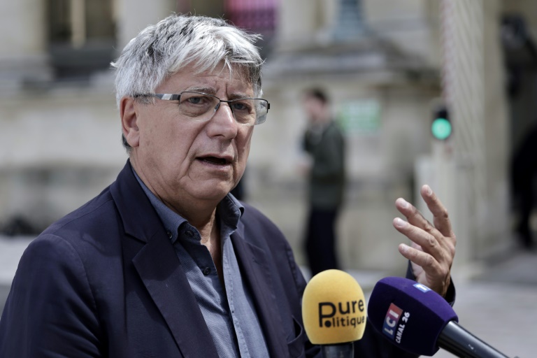 le président de la commission des Finances de l'Assemblée nationale Eric Coquerel (LFI), devant l'Assemblée nationale, à Paris, le 2 juillet 2024