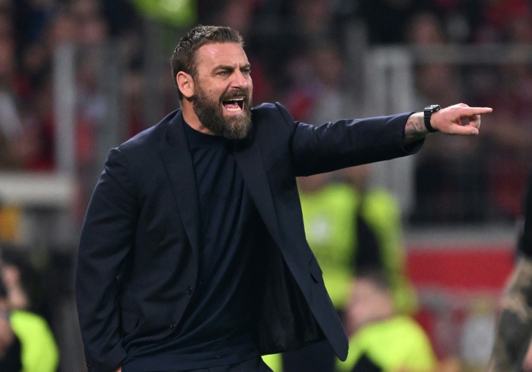 Daniele De Rossi lors de la demi-finale retour de la Ligue Europa contre le Bayer Leverkusen le 9 mai 2024 à Leverkusen