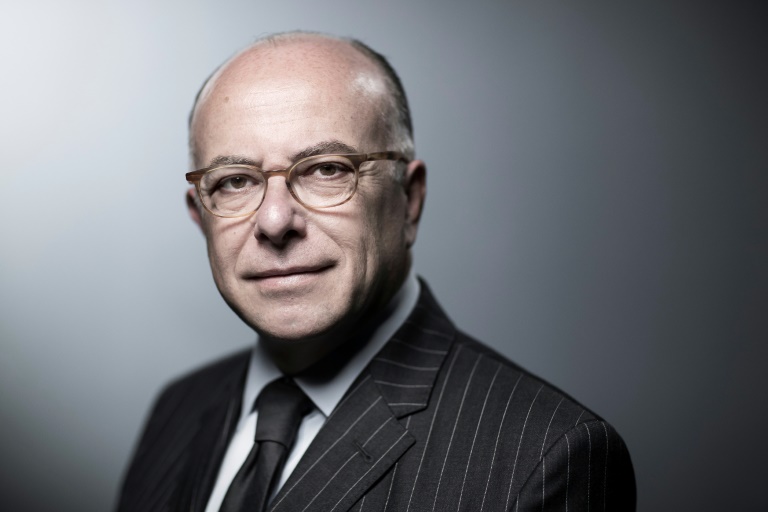 Bernard Cazeneuve lors d'une séance photos à Paris, le 25 juin 2018