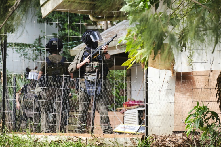 Des gendarmes du GIGN en opération en sur la côte Est de la Nouvelle-Calédonie, à Houillou, le 1er juillet 2024