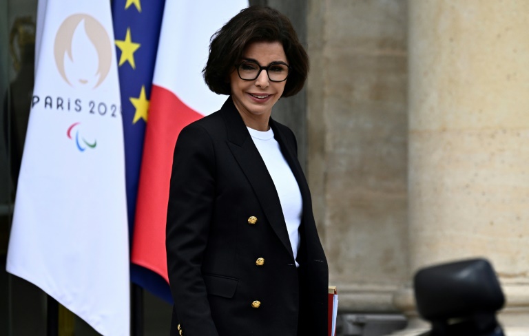 La ministre de la culture sortante Rachida Dati, sur le perron de l'Elysée, le 12 juin 2024 à Paris