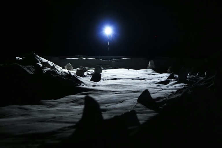 L'installation LUNA, simulant l'environnement lunaire, le 17 septembre 2024, à Cologne (Allemagne)