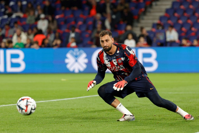 Gianluigi Donnarumma, ici lors de l'échauffement avant la rencontre au parc des princes entre le PSG et Brest le 14 septembre 2024