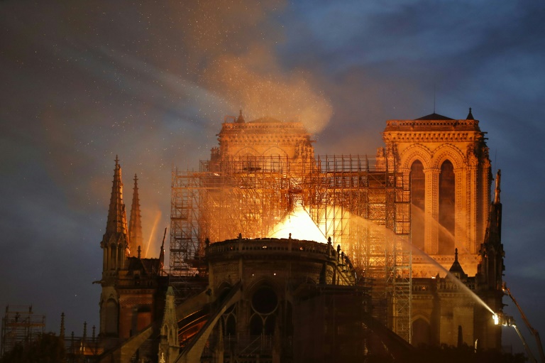 L'incendie ayant en partie ravagé la cathédrale Notre-Dame de Paris, le 15 avril 2019