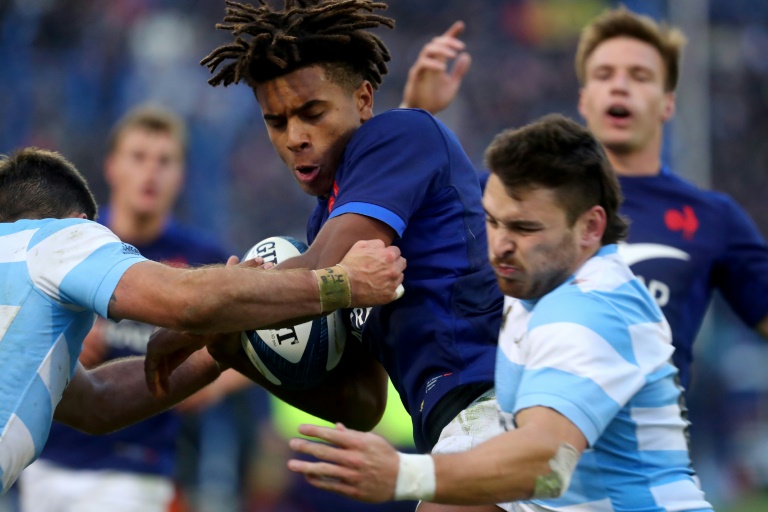 Théo Attissogbe (au centre) défie les Pumas argentins à Buenos Aires, le 13 juillet 2024