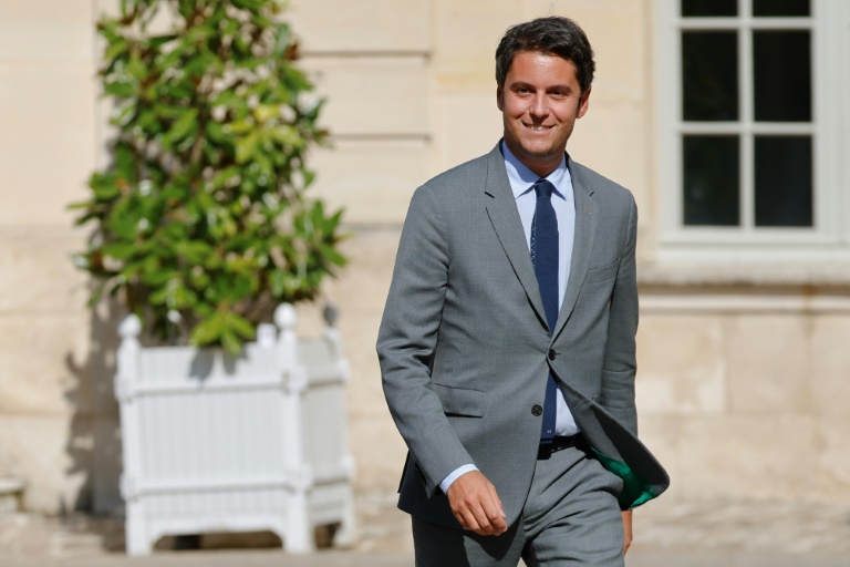 L'ancien Premier ministre français et président du parti Ensemble pour la République, Gabriel Attal, arrive à l'hôtel Matignon à Paris, le 19 septembre 2024