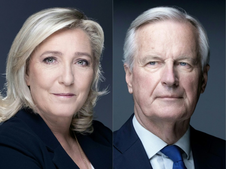 Marine Le Pen, lors d'une séance photo à Paris le 20 octobre 2021, et Michel Barnier, lors d'une séance photo le 11 mai 2021 à Paris