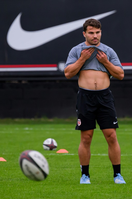 Antoine Dupont de retour à l'entraînement avec le Stade toulousain le 7 octobre à Toulouse