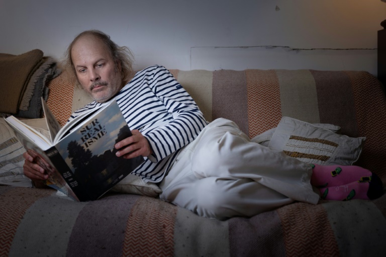 Le chanteur Philippe Katerine pose le 17 octobre 2024 à Paris