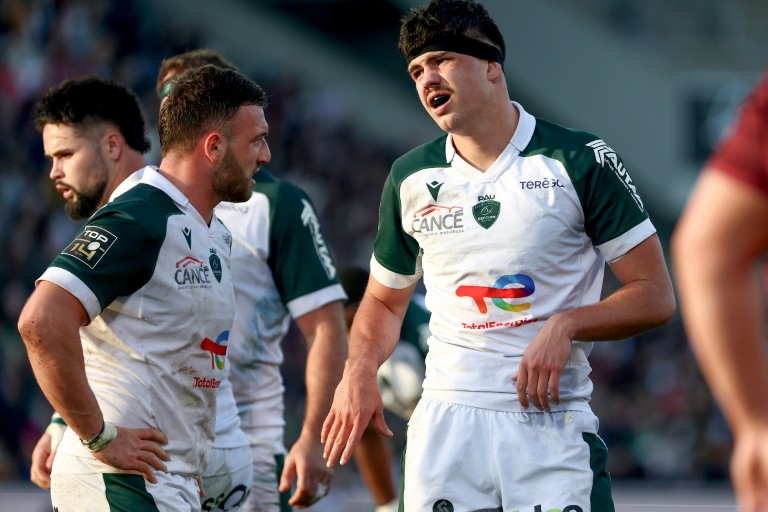 Hugo Auradou sous le maillot de la Section paloise lors d'un match de Top 14 contre l'Union Bordeaux Begles, le 17 février 2024 à Bordeaux