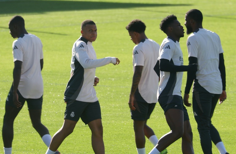 L'attaquant du Real Madrid Kylian Mbappé lors d'un entraînement à Valdebebas le 21 octobre 2024 avant le match contre Dortmund en Ligue des champions.