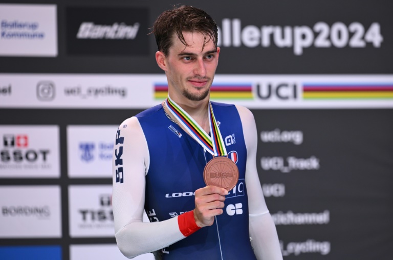 Le Français Clément Petit, médaillé de bronze dans la course aux points aux Mondiaux de cyclisme sur piste, le 17 octobre 2024 à Ballerup (Danemark)